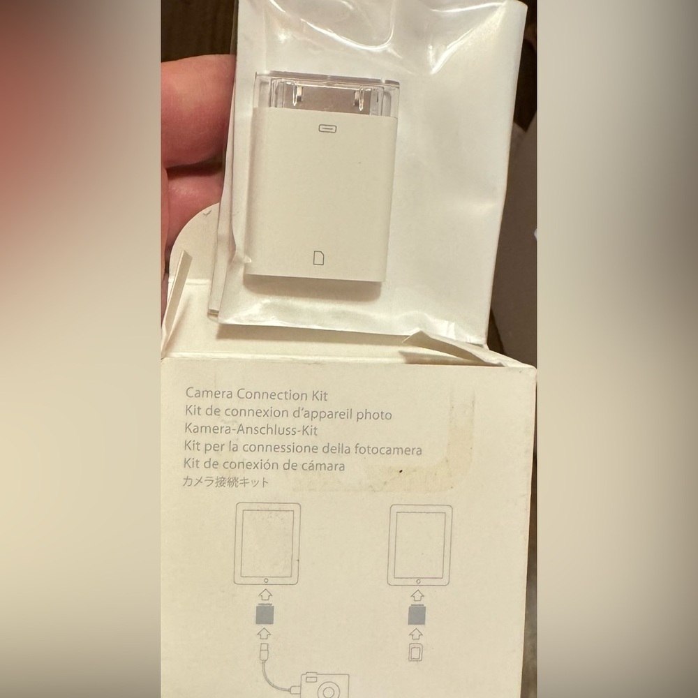 NIB APPLE IPAD Camera Connection Kit - Picture 3 of 4
